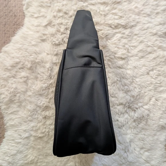 Black Lululemon 4L Mini Shoulder Bag - Picture 3 of 14